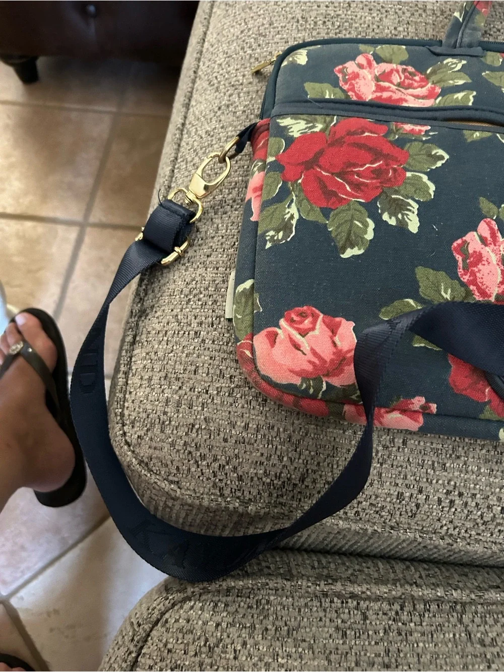 Floral Rose Print Laptop Bag in Dark Green